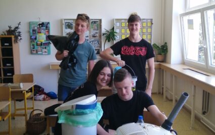 NO BACKPACK DAY a yburan neD